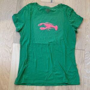 L.L. Bean Green Women’s Short Sleeve Tee with Pink Lobster Design size small